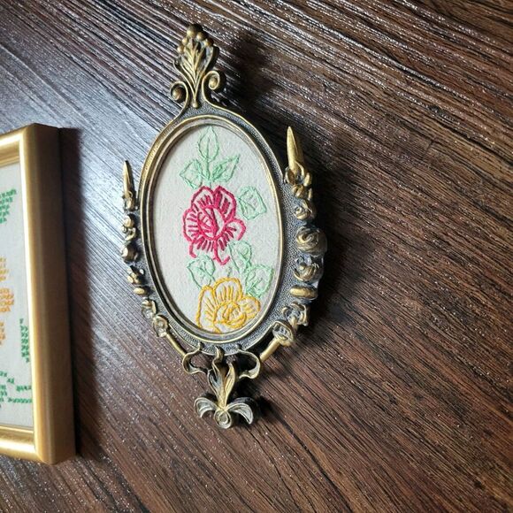Vintage Lot of 2 embroidered / Cross stitch florals in frames small art Cottage - Picture 11 of 13